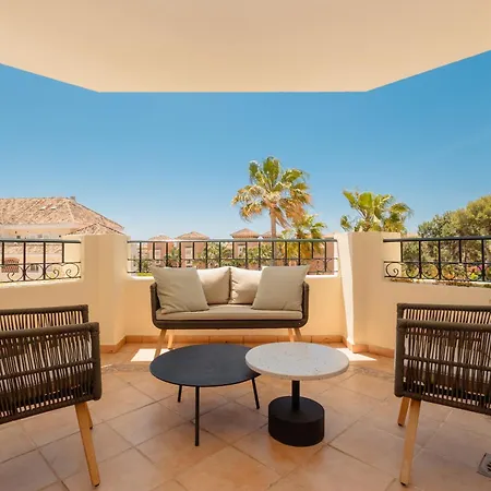 Apartment With Direct Beach Access, In Hacienda Playa, Elviria