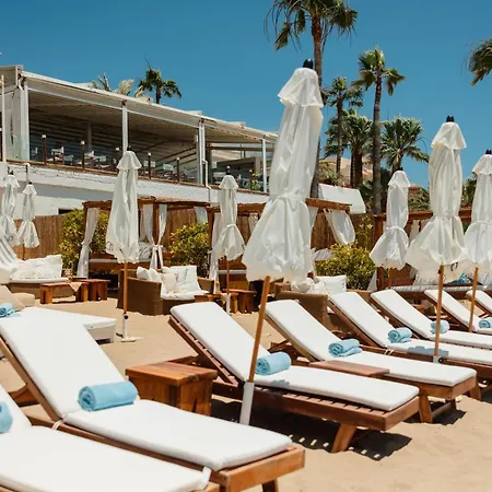With Direct Beach Access, In Hacienda Playa, Elviria